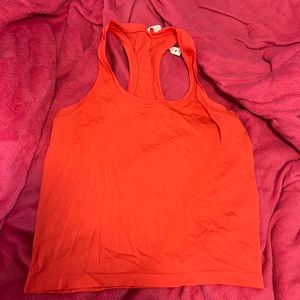 red lululemon tank top